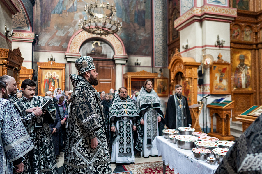 Литургия Преждеосвященных Даров в Преображенском соборе города Люберцы